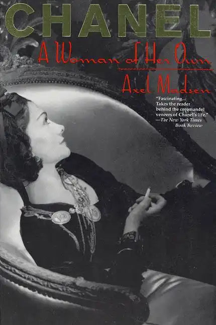 The Chanel: A Woman of Her Own - Paperback