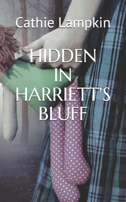 Hidden in Harriett's Bluff - Paperback