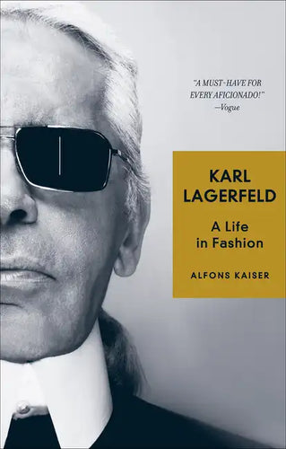 Karl Lagerfeld: A Life in Fashion - Paperback