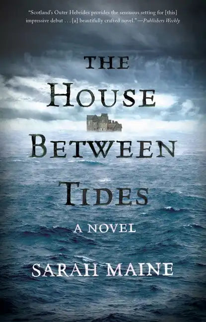The House Between Tides - Paperback