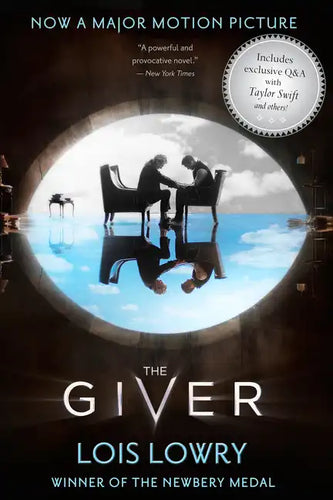 The Giver Movie Tie-In Edition: A Newbery Award Winner - Paperback