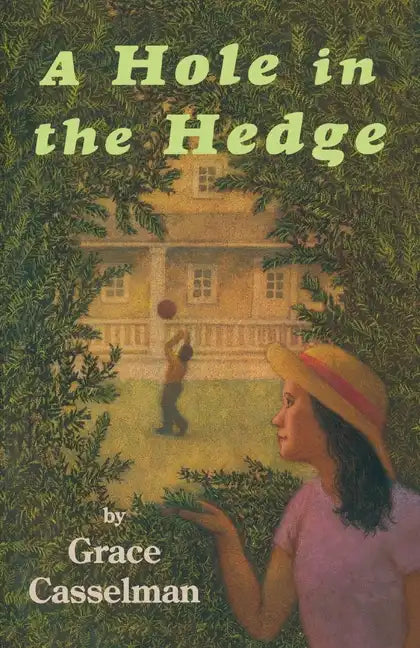 A Hole in the Hedge - Paperback